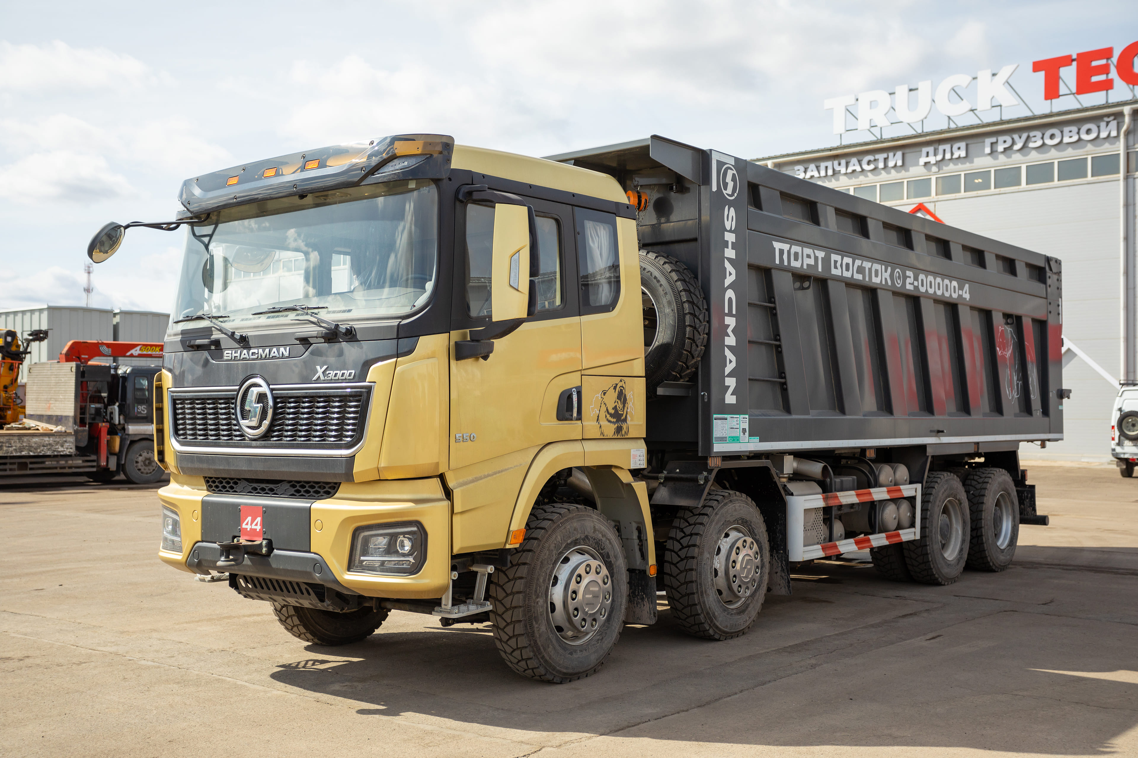 Самосвал Shacman X3000 SX331863366 (U-кузов) 8х4 в Красноярске