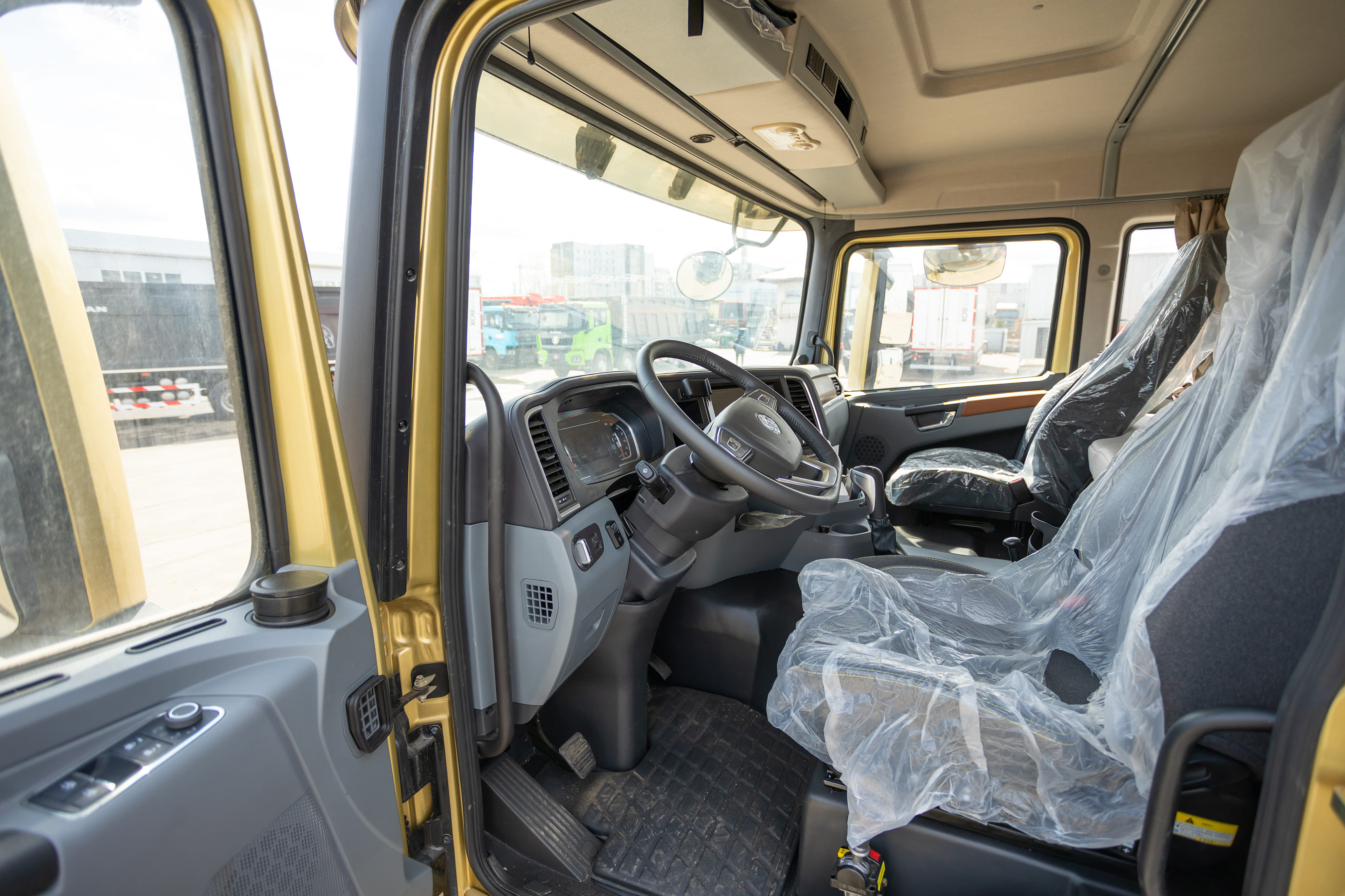 Самосвал Shacman X3000 SX331863366 (U-кузов) 8х4 в Красноярске