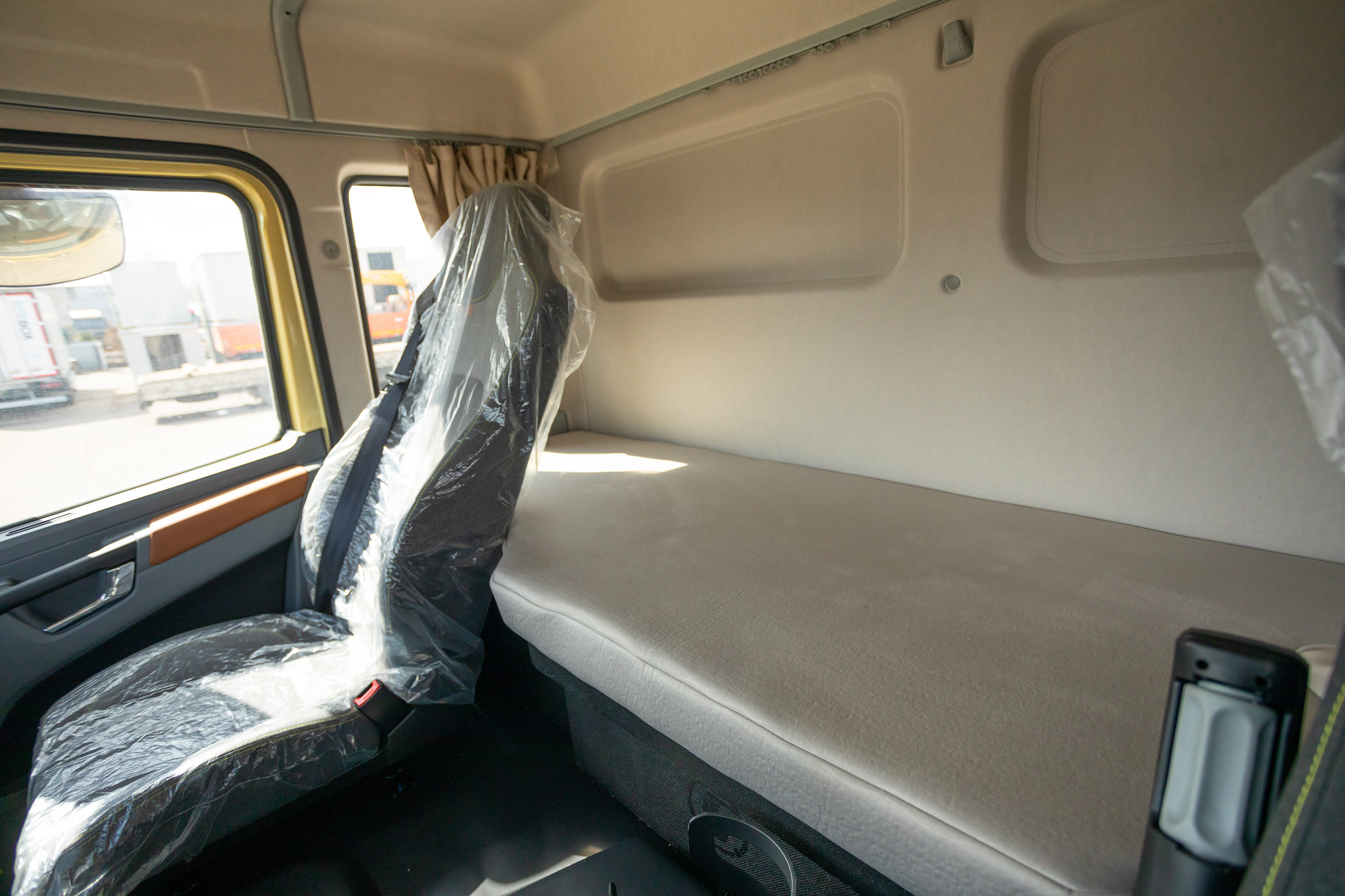 Самосвал Shacman X3000 SX331863366 (U-кузов) 8х4 в Красноярске